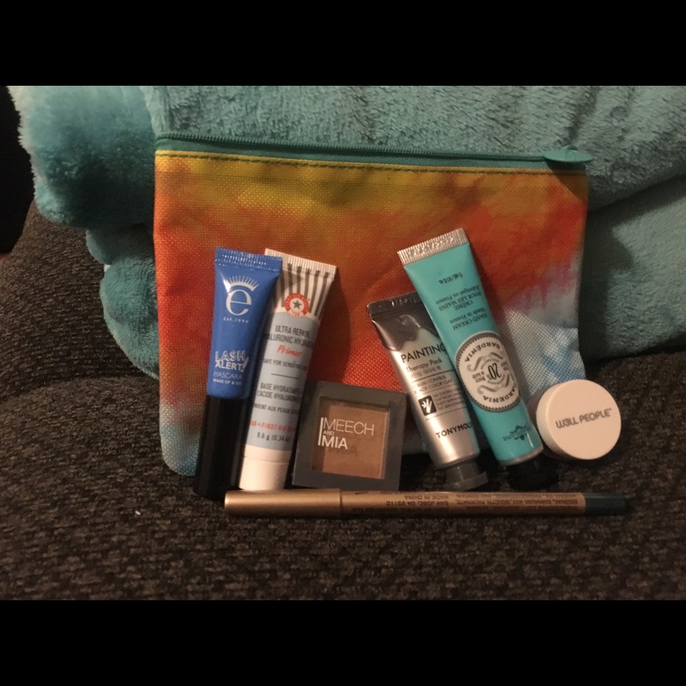 Makeup bundle